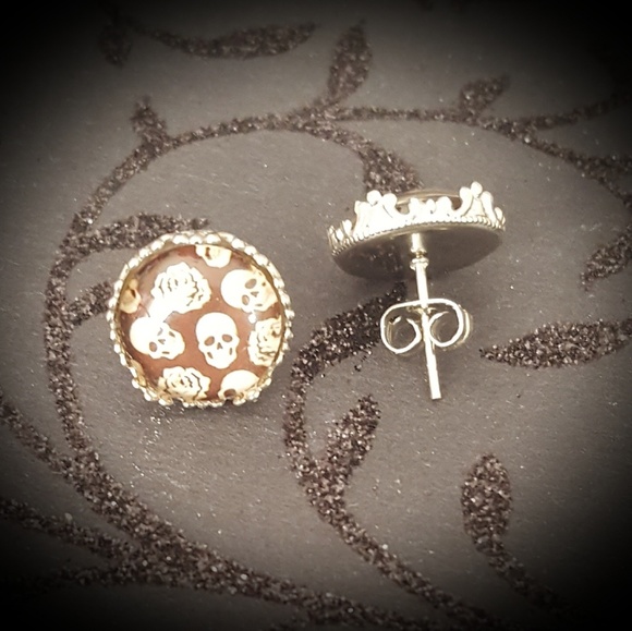 Jewelry - Skull Stud Earrings